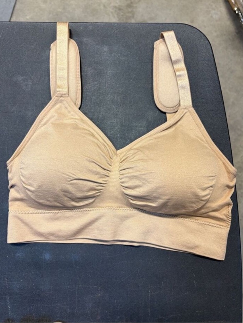 DREAM BY GENIE 4 Seamless Nude Comfort Wireless Bras (you get 4)